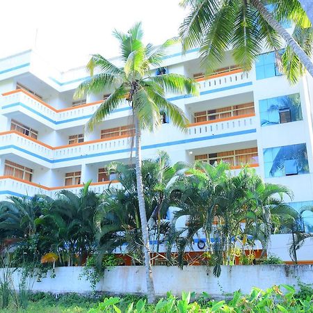 Ocean Bay Ayurvedic Beach Resort Ковалам Экстерьер фото