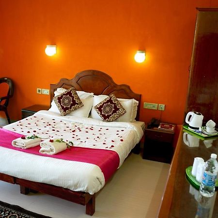 Ocean Bay Ayurvedic Beach Resort Ковалам Экстерьер фото