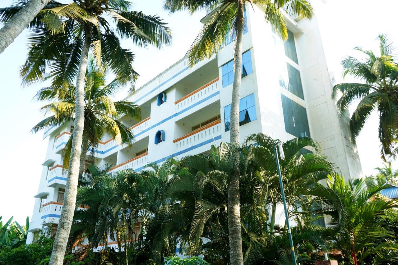 Ocean Bay Ayurvedic Beach Resort Ковалам Экстерьер фото